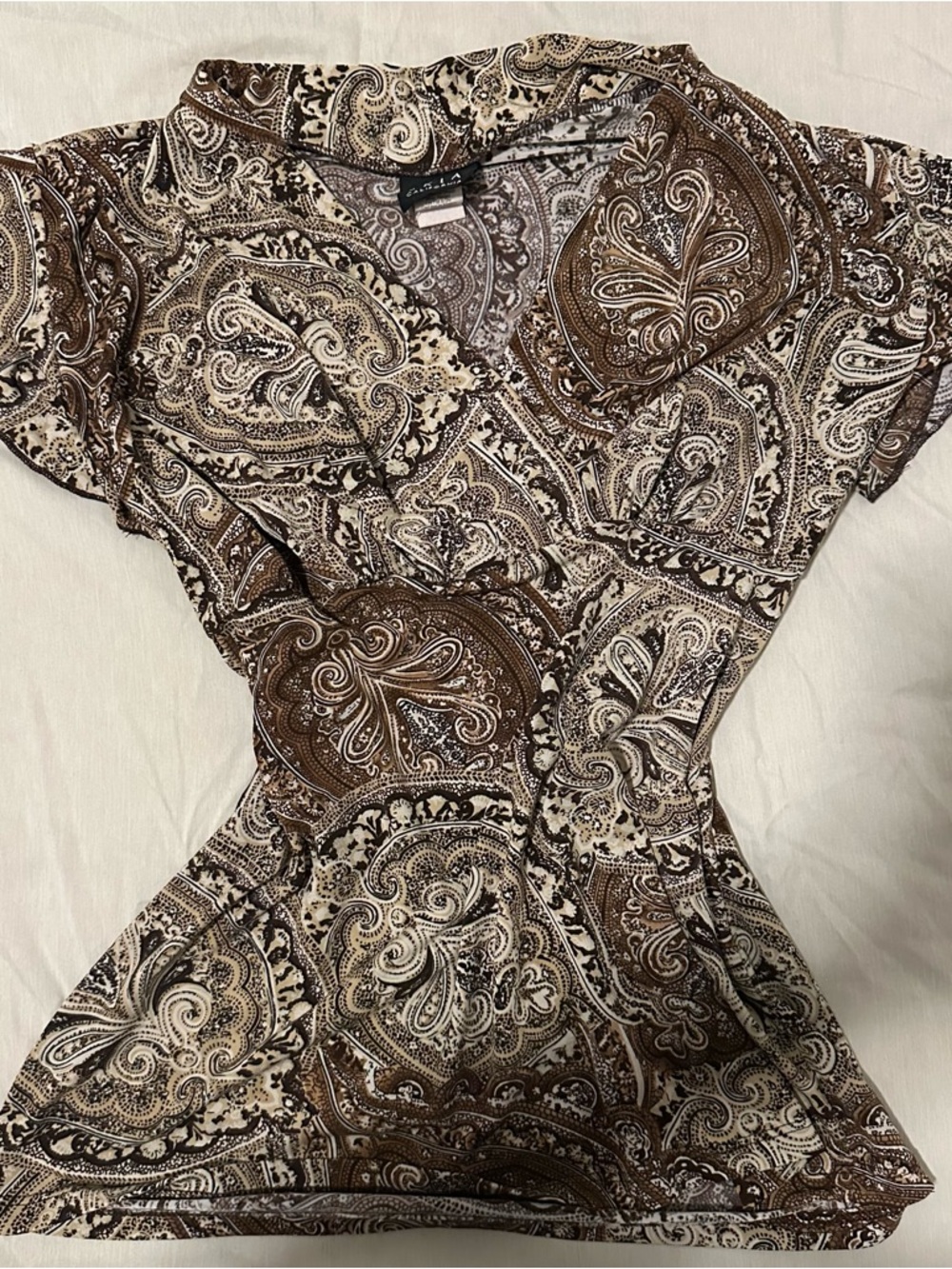 Women’s Paisley V-Neck Short Sleeve Blouse in Brown and Cream